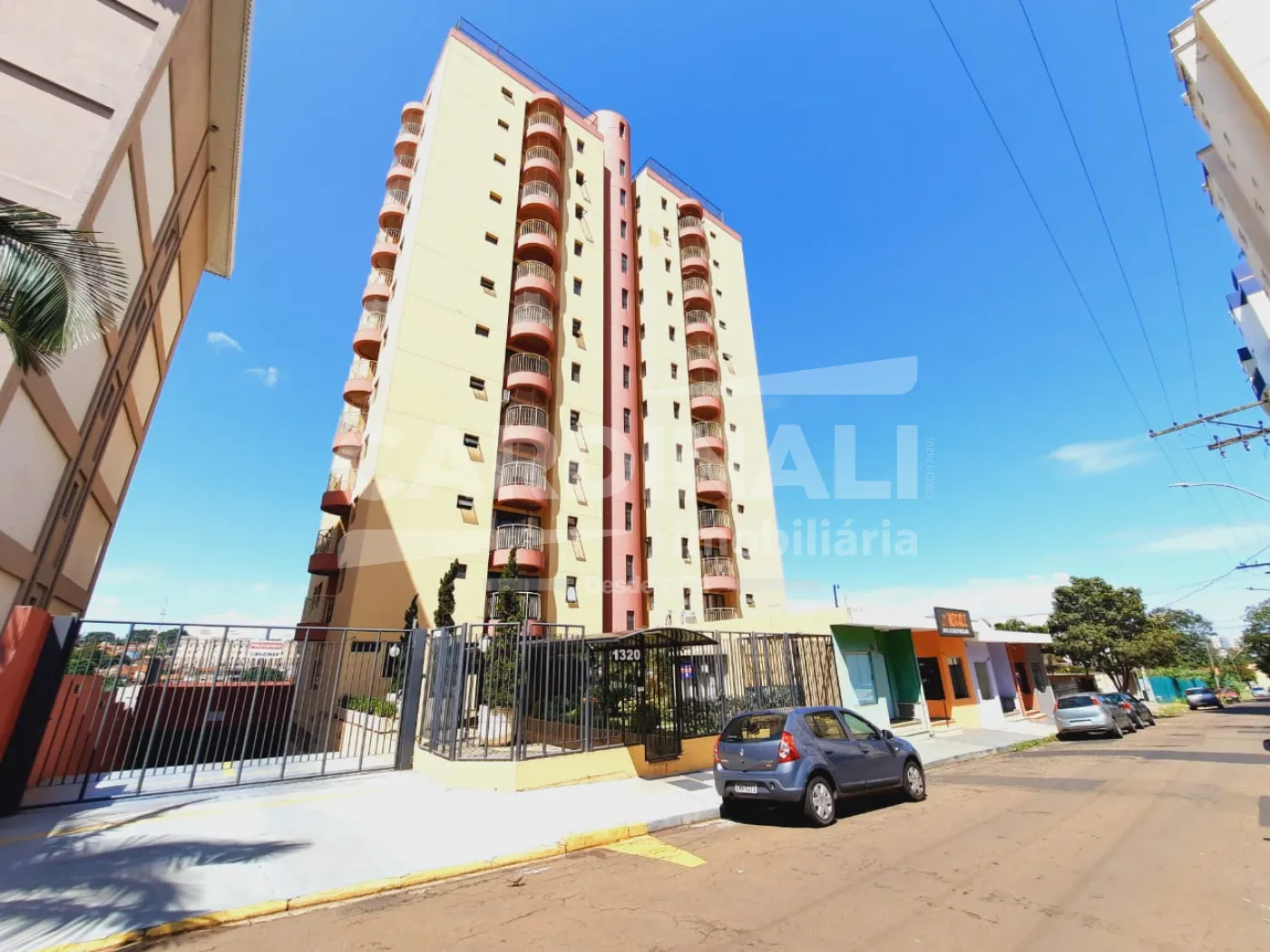 Alugar Apartamento / Padr&atilde;o em S&atilde;o Carlos R$ 1.445,00 - Foto 1