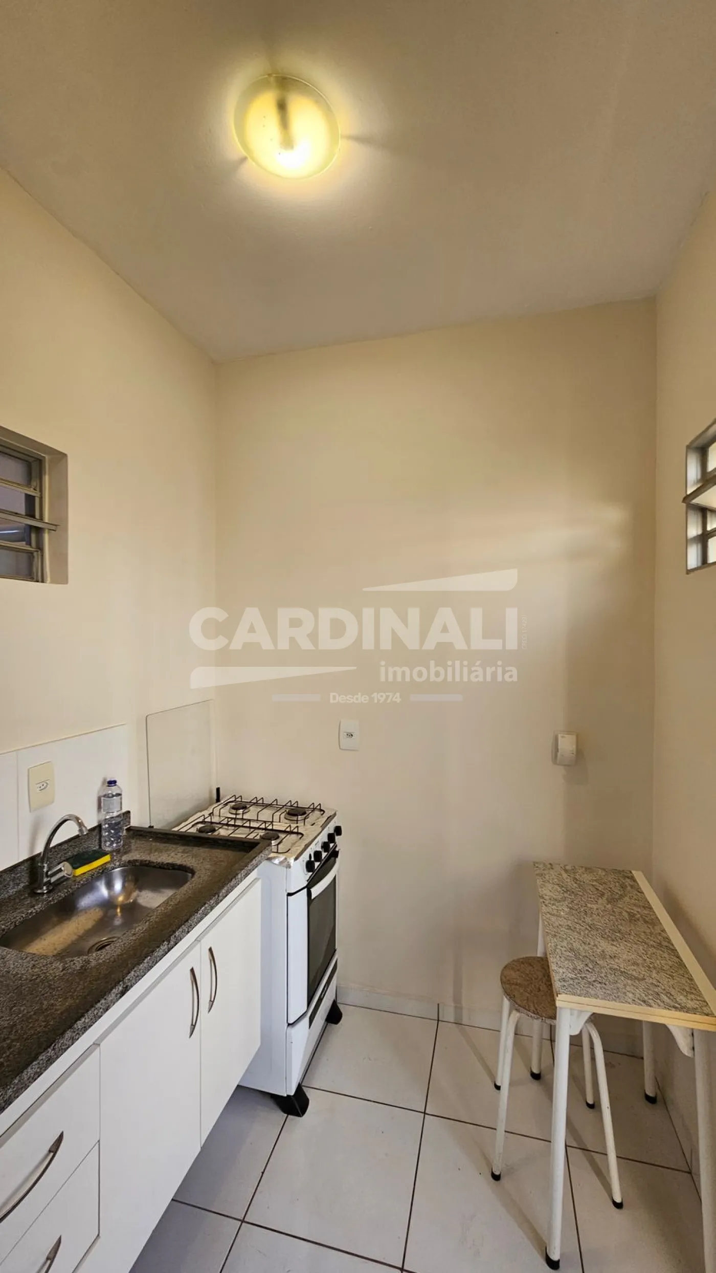 Apartamento / Kitchnet em Campinas Alugar por R$1.300,00