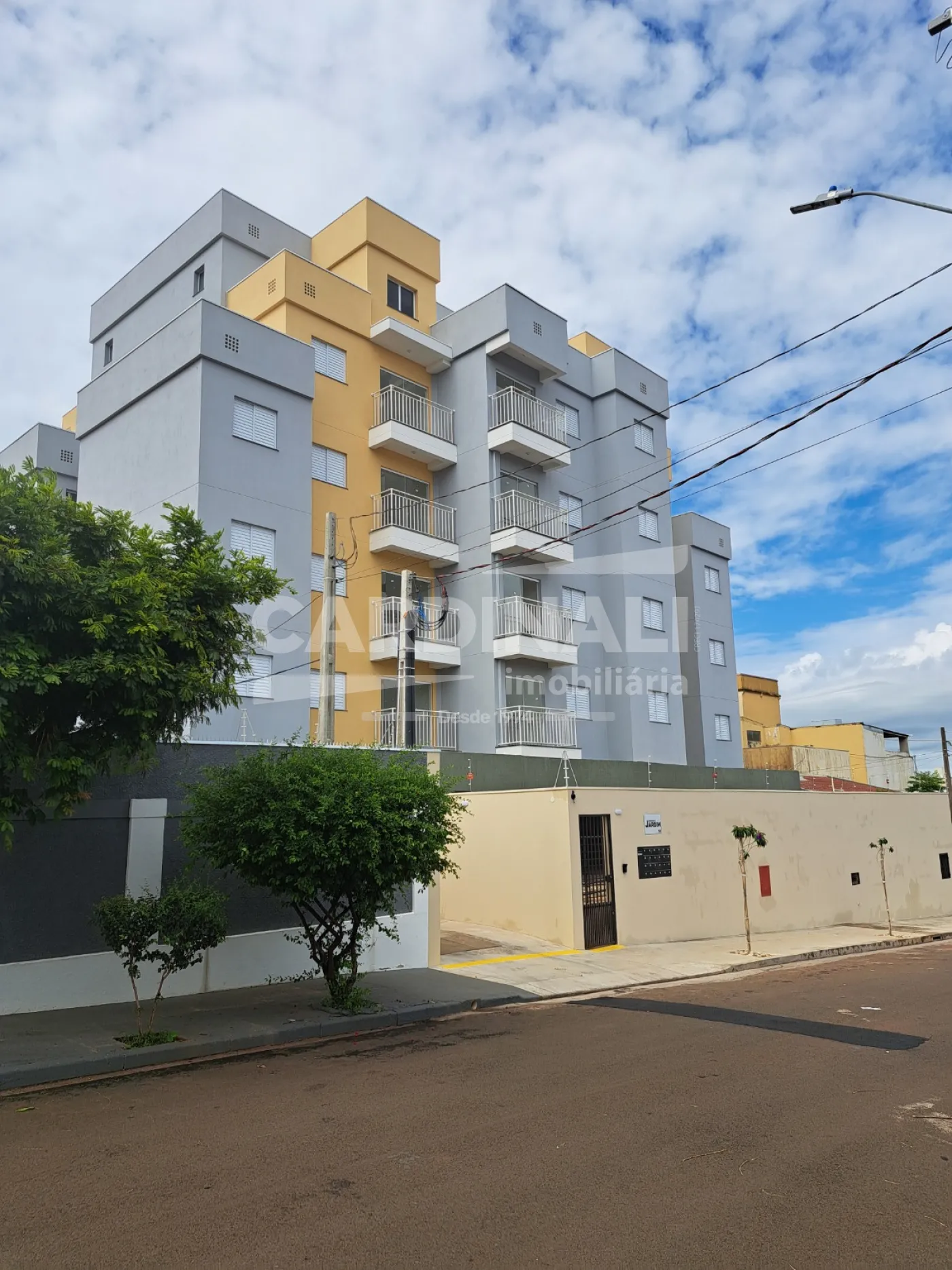 Apartamento / Padr&atilde;o em S&atilde;o Carlos Alugar por R$2.400,00