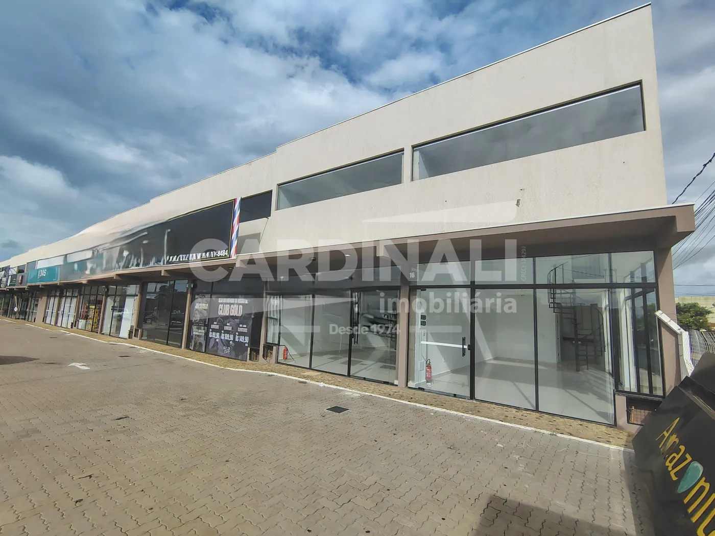 Comercial / Sala / Sal&atilde;o com Condom&iacute;nio em S&atilde;o Carlos Alugar por R$3.350,00