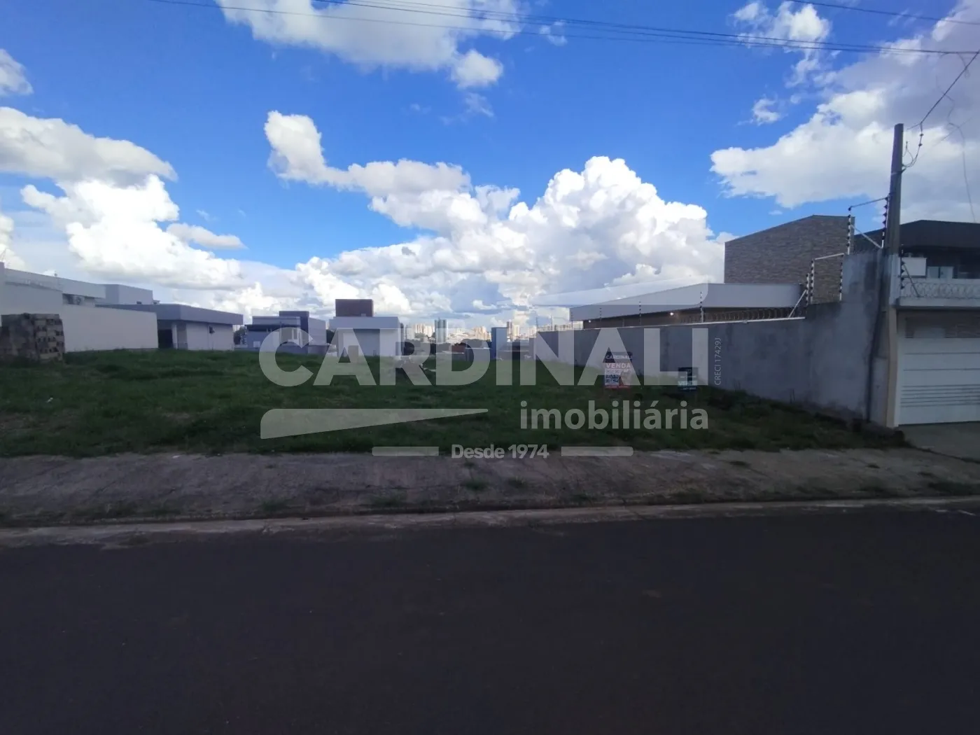 Terreno / Padr&atilde;o em S&atilde;o Carlos 