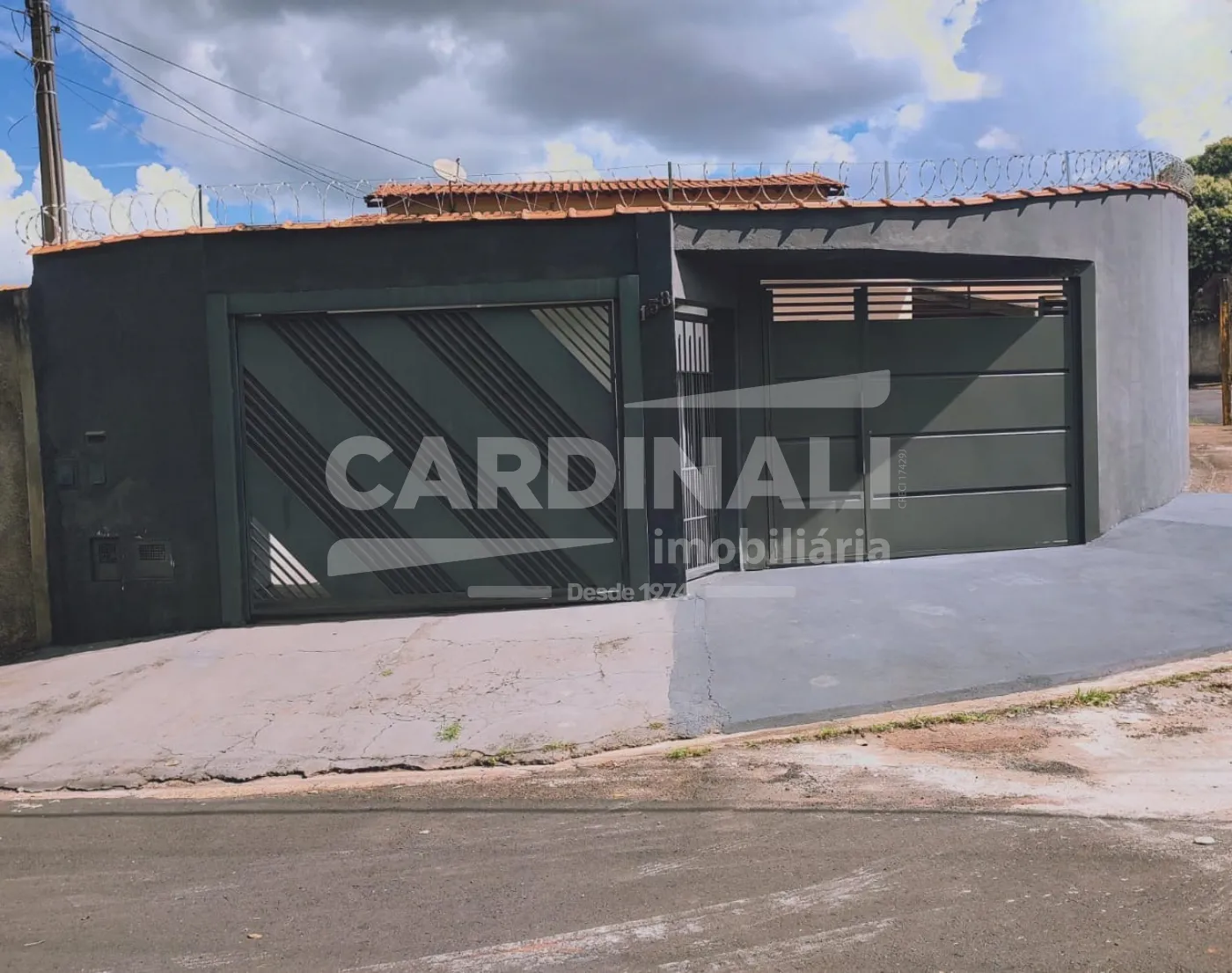 Casa / Padr&atilde;o em Araraquara Alugar por R$1.650,00