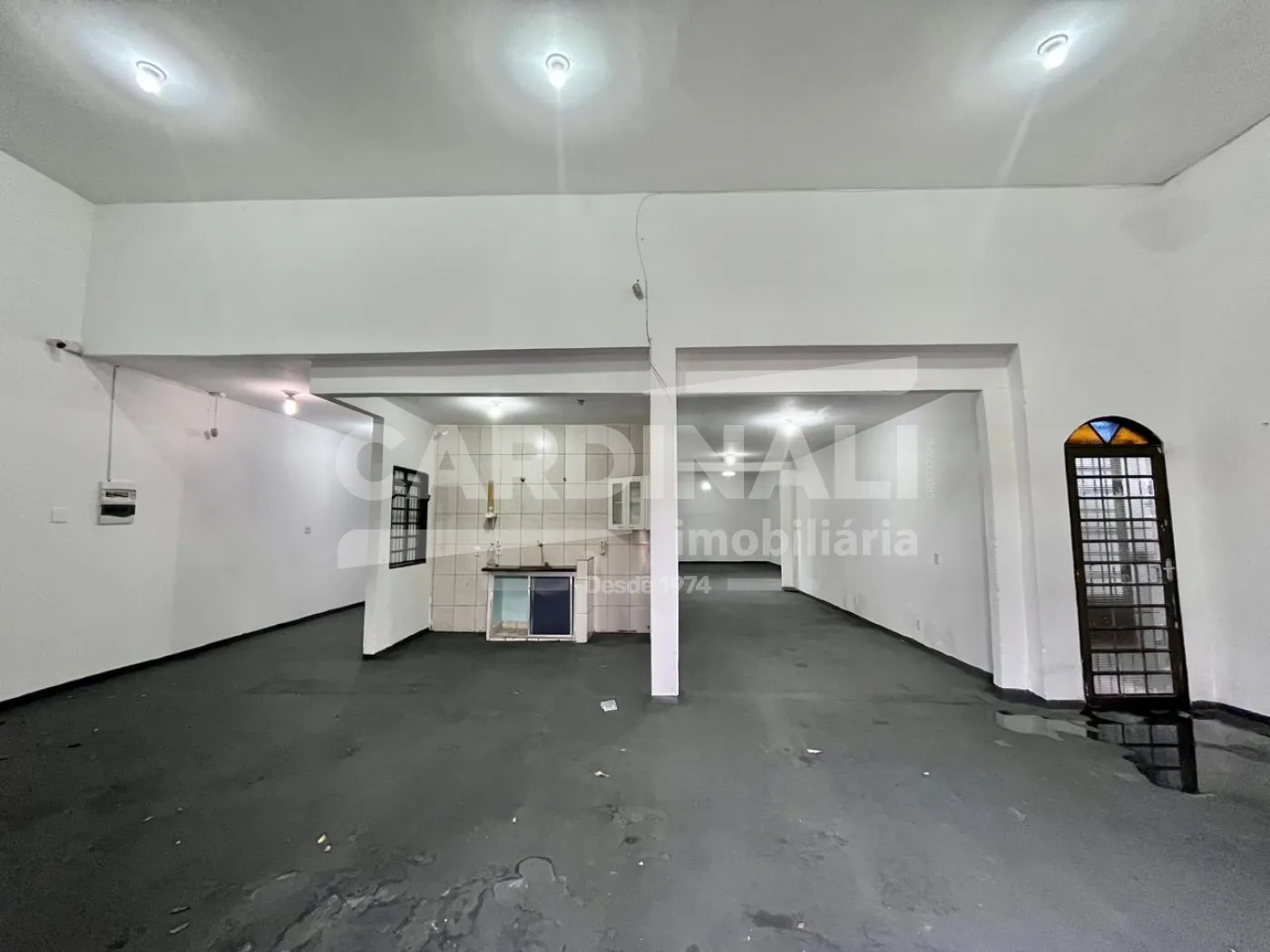 Casa / Padr&atilde;o em Ribeir&atilde;o Preto Alugar por R$1.800,00