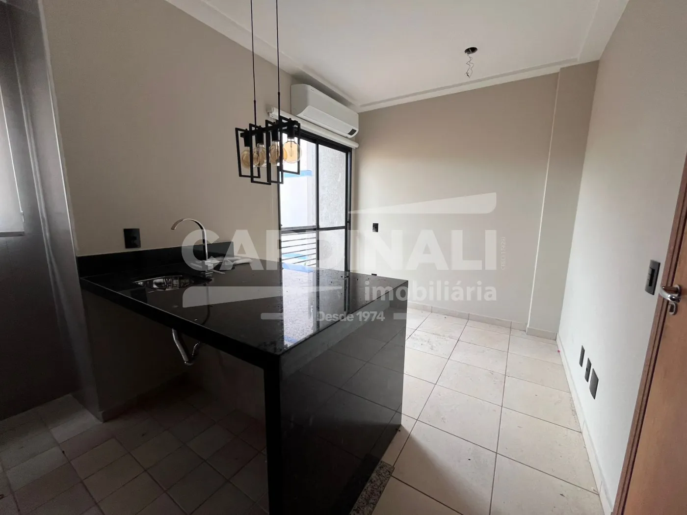 Alugar Apartamento / Padr&atilde;o em Ribeir&atilde;o Preto R$ 1.900,00 - Foto 3