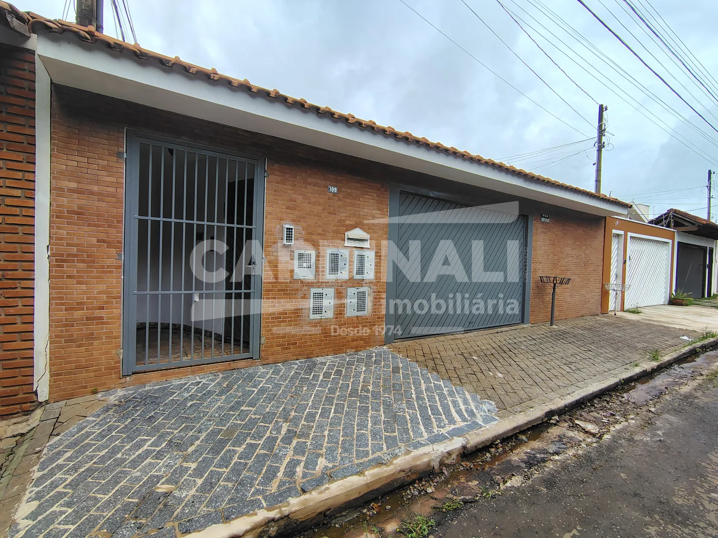 Apartamento / Kitchnet em S&atilde;o Carlos Alugar por R$889,00