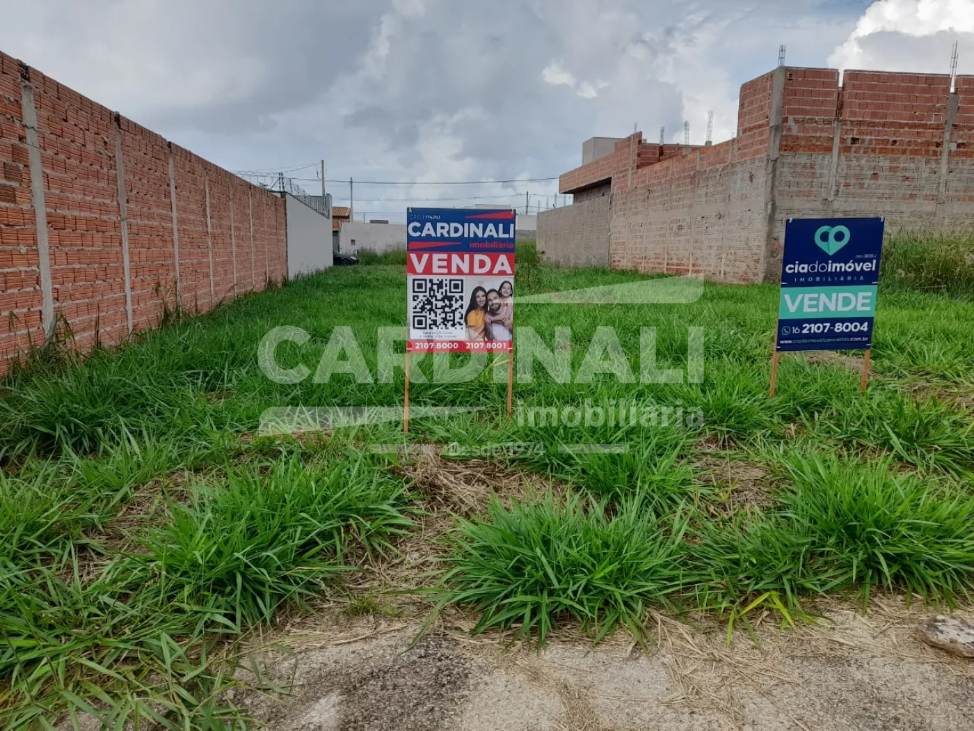Terreno / Padr&atilde;o em S&atilde;o Carlos , Comprar por R$170.000,00