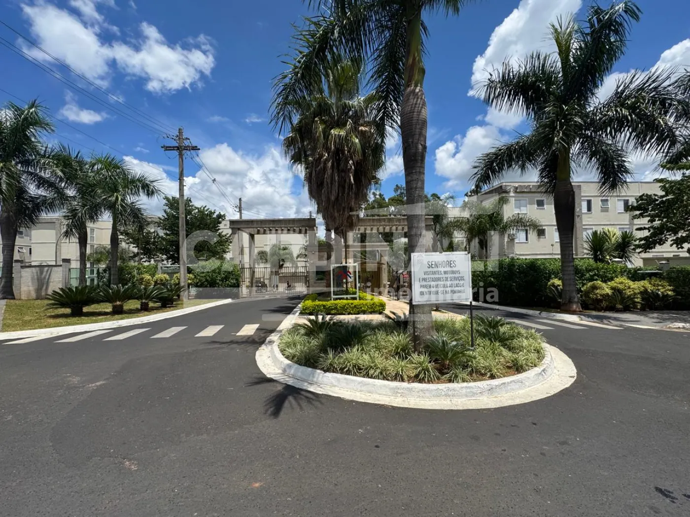 Apartamento / Padr&atilde;o em S&atilde;o Carlos , Comprar por R$160.000,00