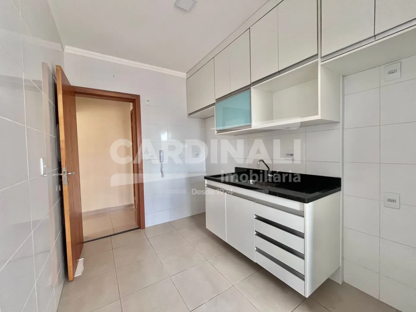 Alugar Apartamento / Padr&atilde;o em Ribeir&atilde;o Preto R$ 2.500,00 - Foto 4