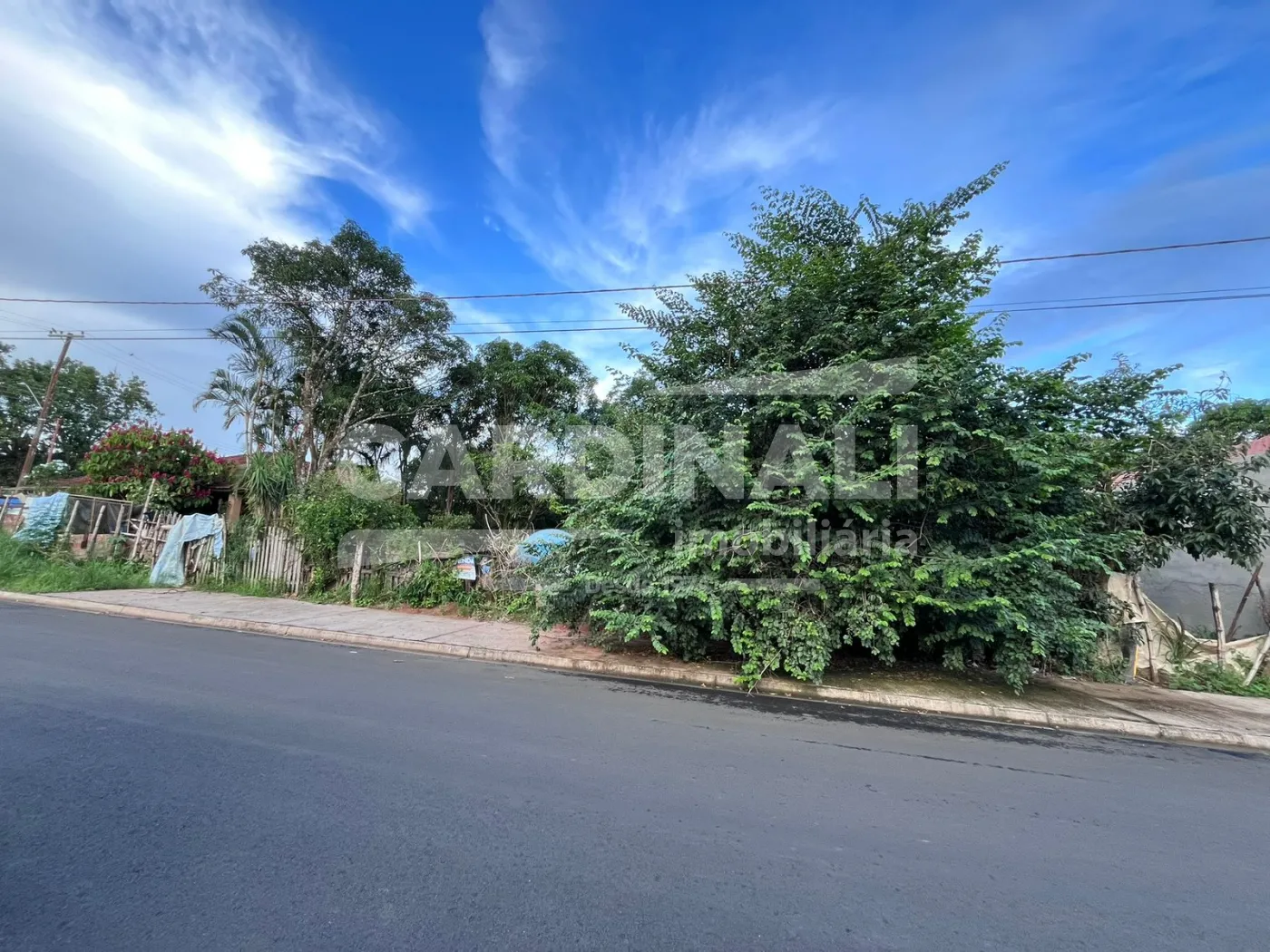 Terreno / Padr&atilde;o em S&atilde;o Carlos , Comprar por R$280.000,00