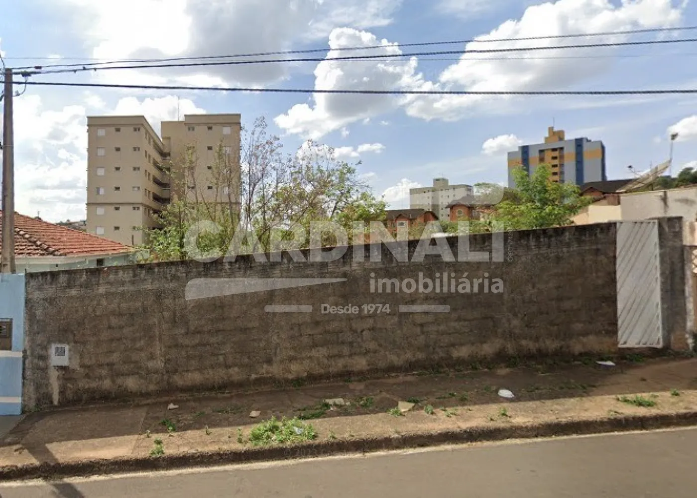 Terreno / Padr&atilde;o em S&atilde;o Carlos , Comprar por R$370.000,00