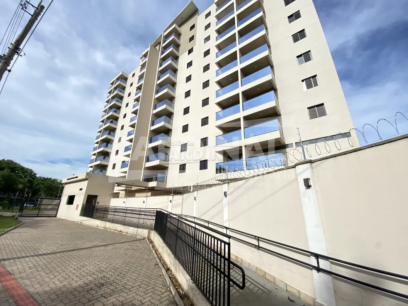 Alugar Apartamento / Padr&atilde;o em S&atilde;o Carlos R$ 1.334,00 - Foto 1