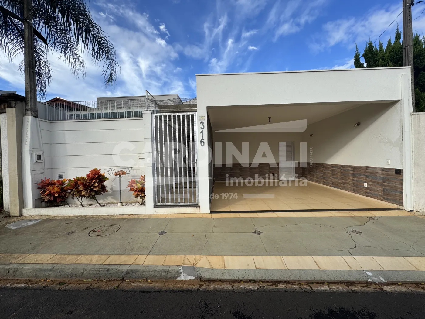 Casa / Condom&iacute;nio em S&atilde;o Carlos 