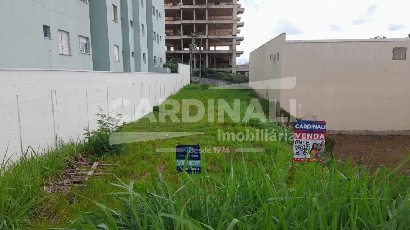 Terreno / Padr&atilde;o em S&atilde;o Carlos , Comprar por R$255.000,00
