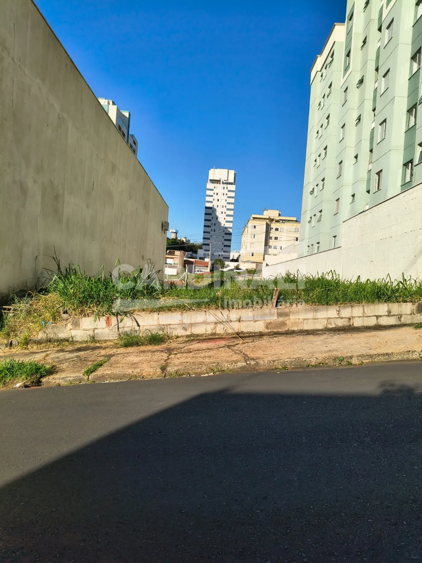 Terreno / Padr&atilde;o em S&atilde;o Carlos 