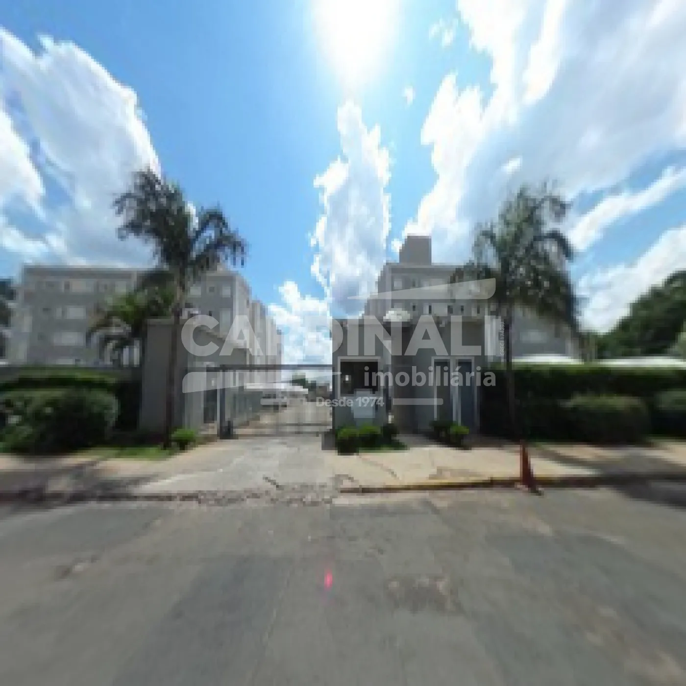 Apartamento / Padr&atilde;o em S&atilde;o Carlos , Comprar por R$200.000,00