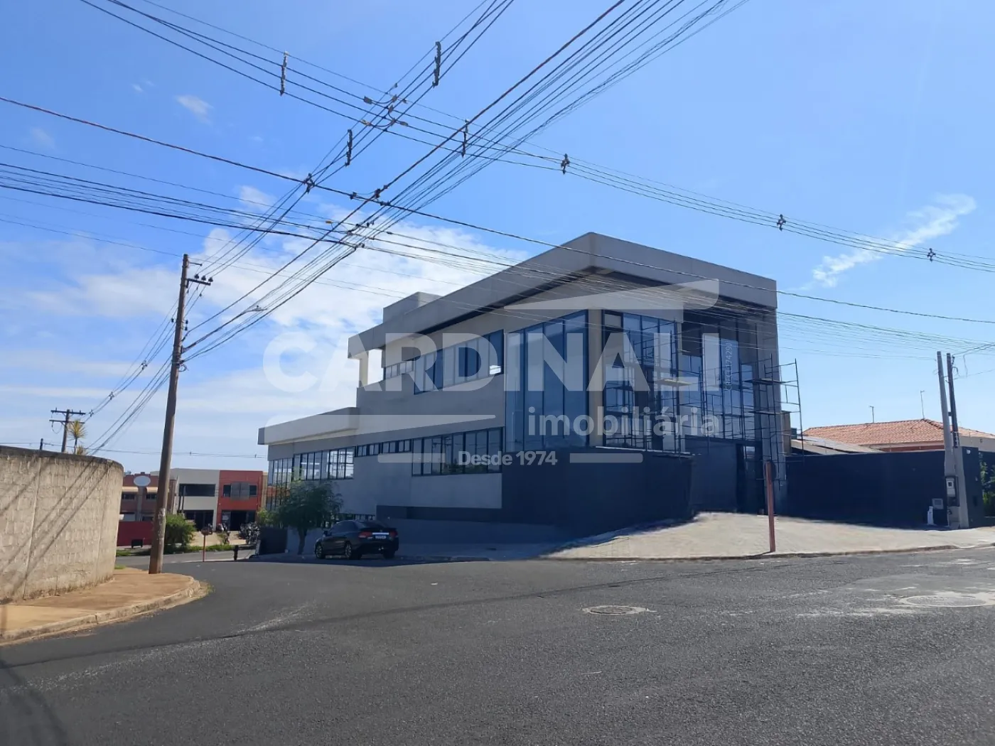 Comercial / Sal&atilde;o em Araraquara Alugar por R$18.000,00