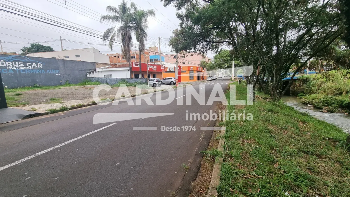 Terreno / Padr&atilde;o em S&atilde;o Carlos Alugar por R$1.112,00