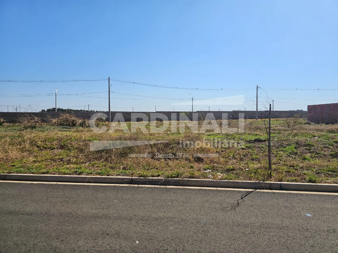 Terreno / Padr&atilde;o em S&atilde;o Carlos , Comprar por R$160.000,00