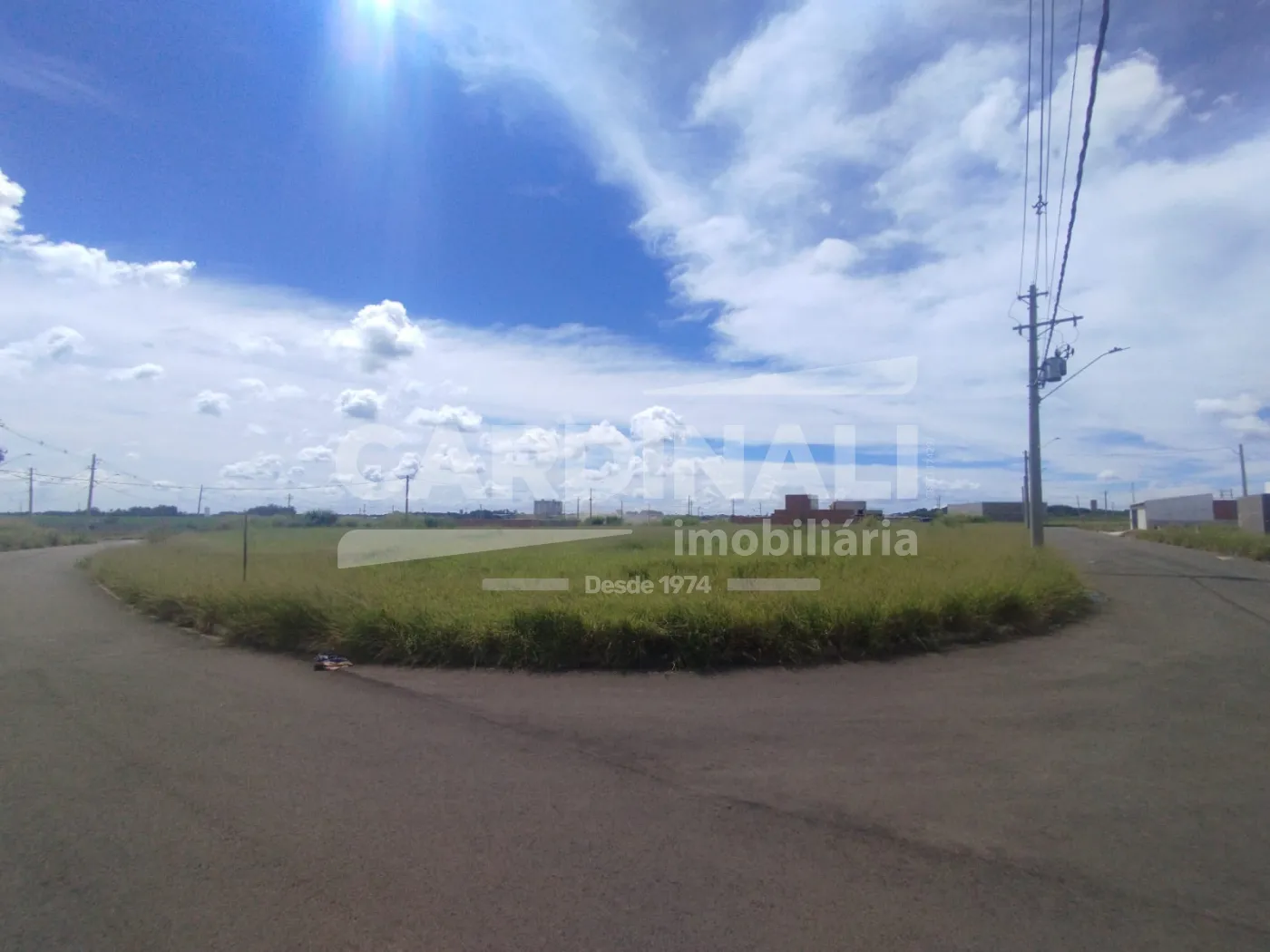 Terreno / Padr&atilde;o em S&atilde;o Carlos , Comprar por R$250.000,00