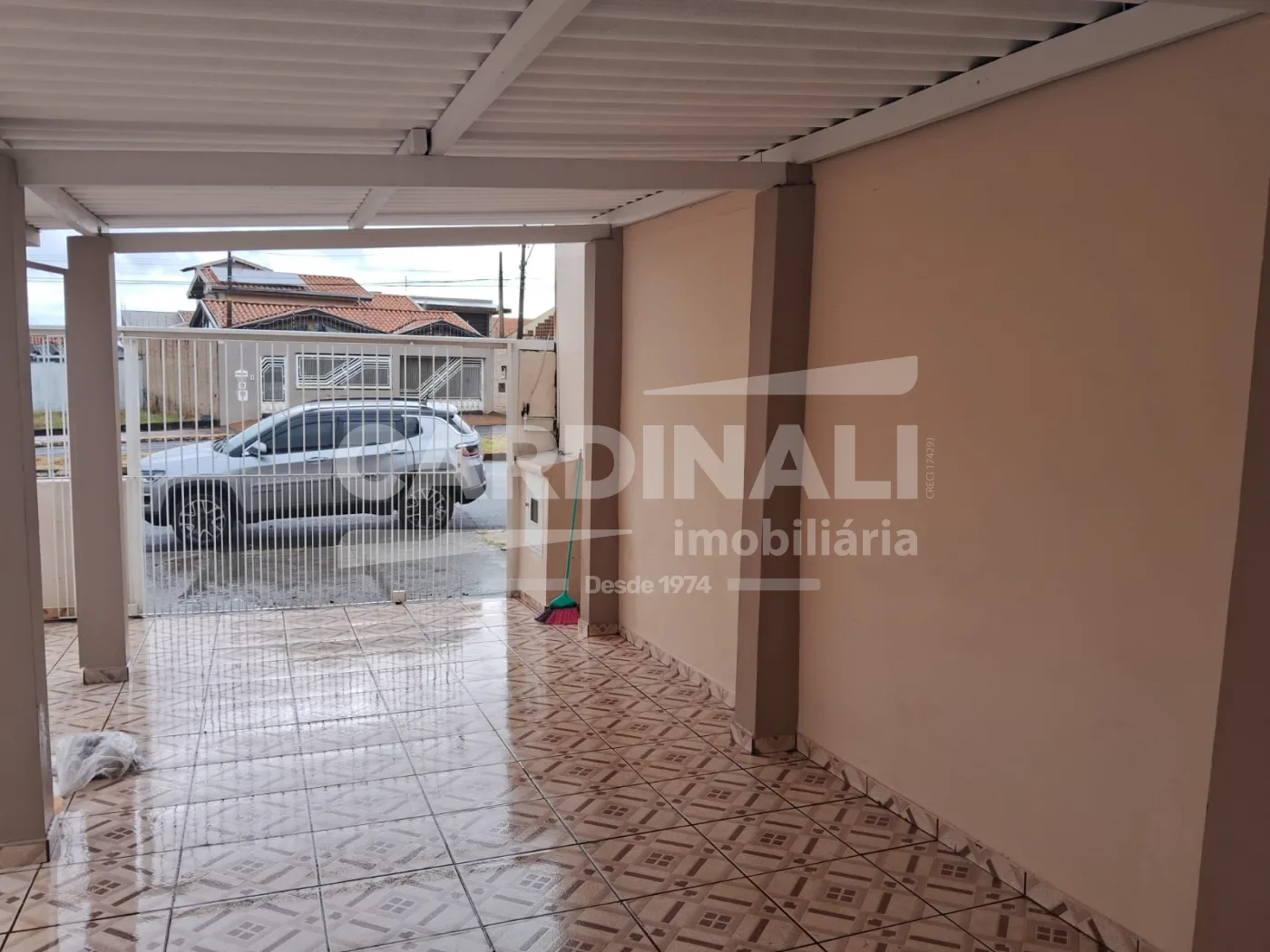 Comprar Casa / Padr&atilde;o em Araraquara R$ 320.000,00 - Foto 2