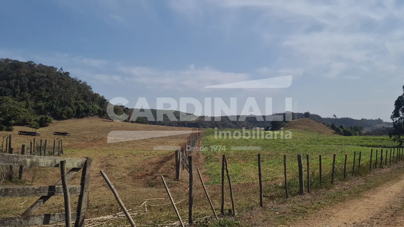 Terreno / Padr&atilde;o em S&atilde;o Carlos , Comprar por R$5.855.000,00