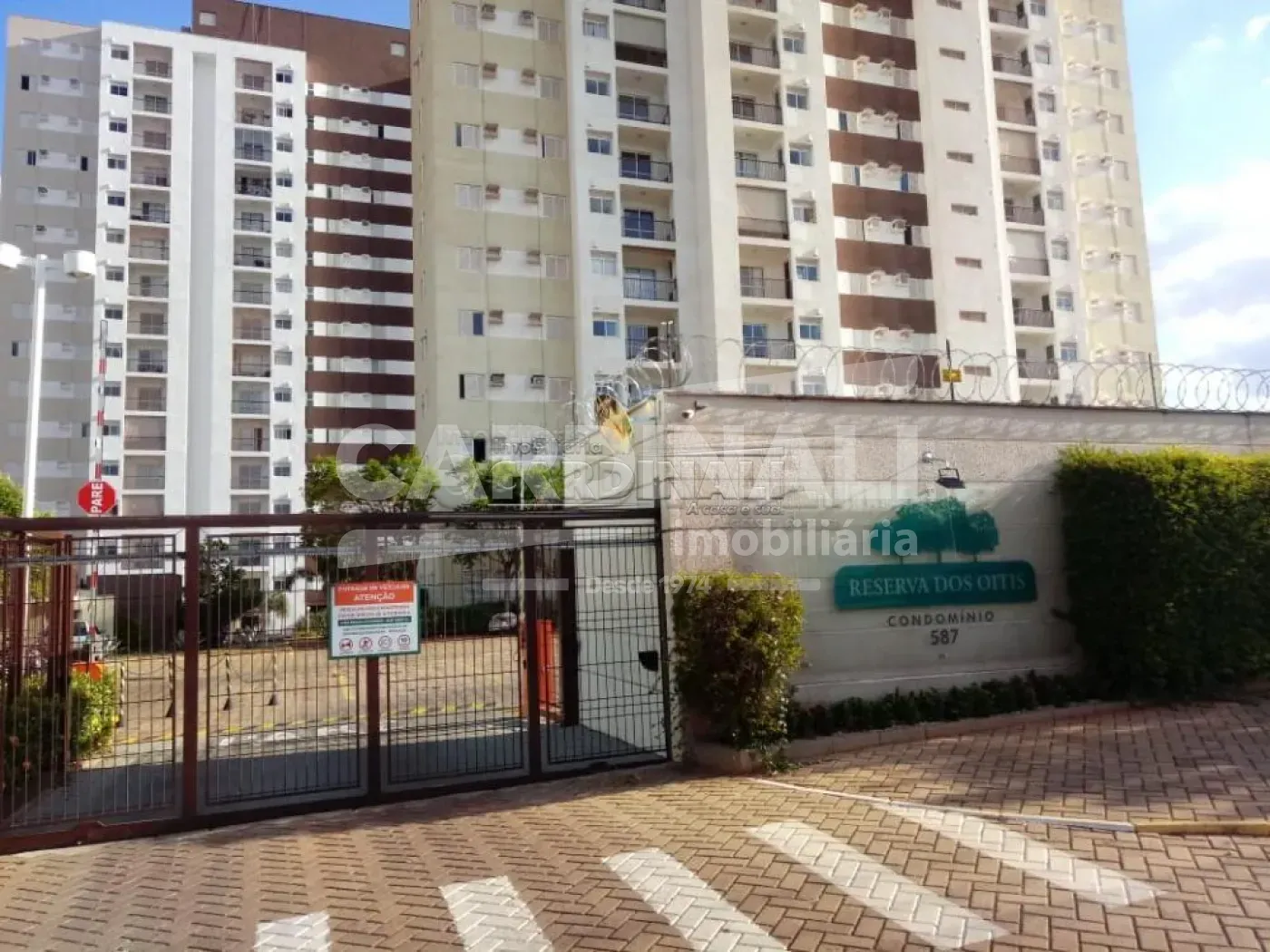 Apartamento / Padr&atilde;o em Araraquara Alugar por R$2.250,00