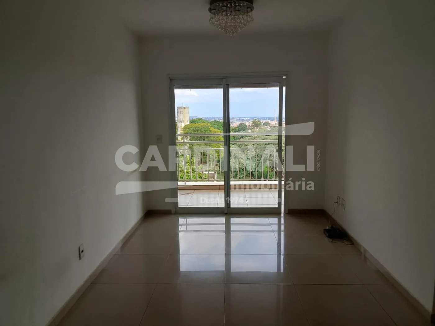 Alugar Apartamento / Padr&atilde;o em Araraquara R$ 2.000,00 - Foto 2