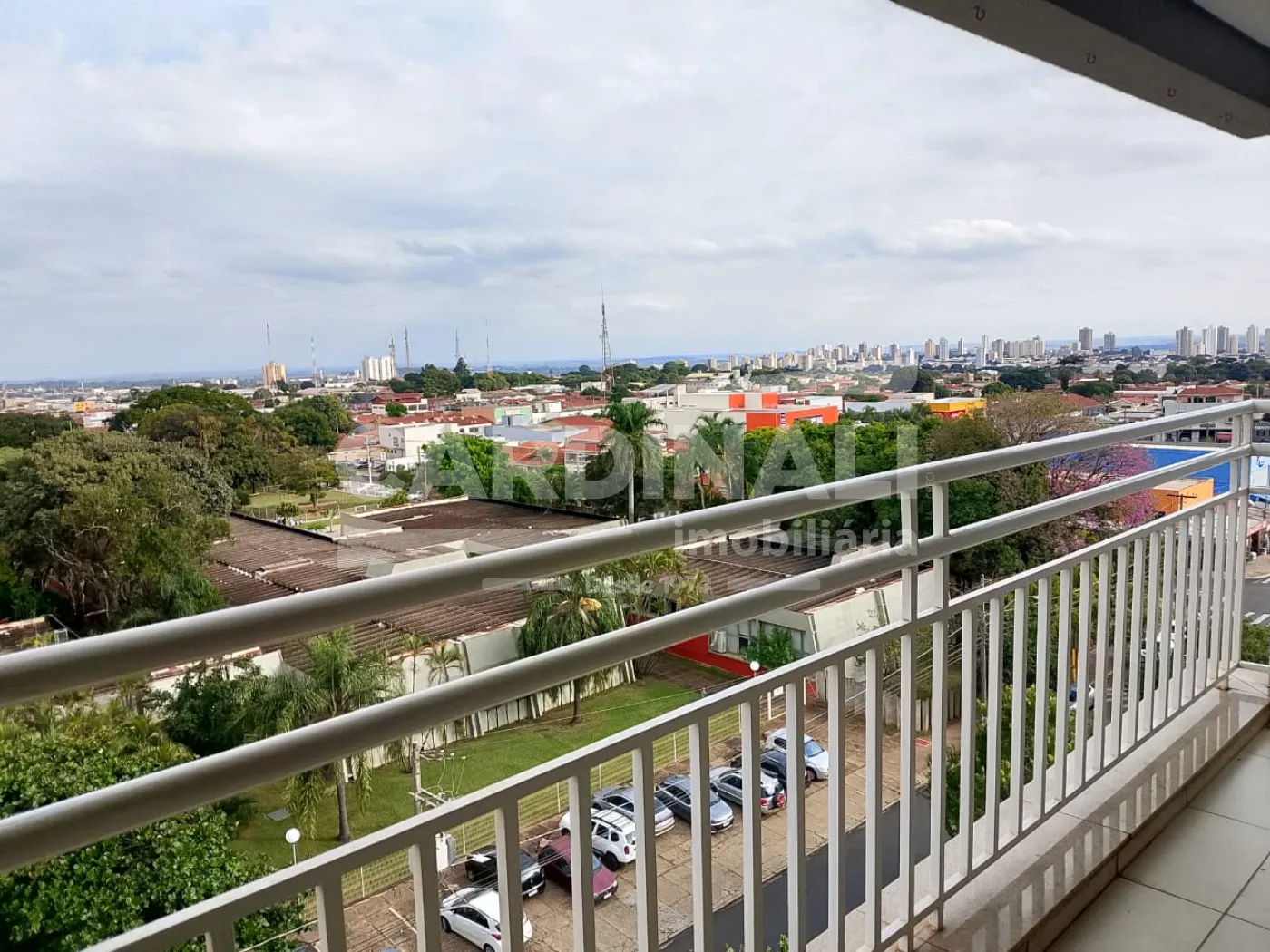 Alugar Apartamento / Padr&atilde;o em Araraquara R$ 2.000,00 - Foto 4