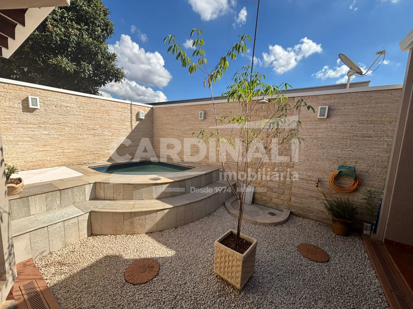 Comprar Casa / Sobrado em Araraquara R$ 590.000,00 - Foto 2