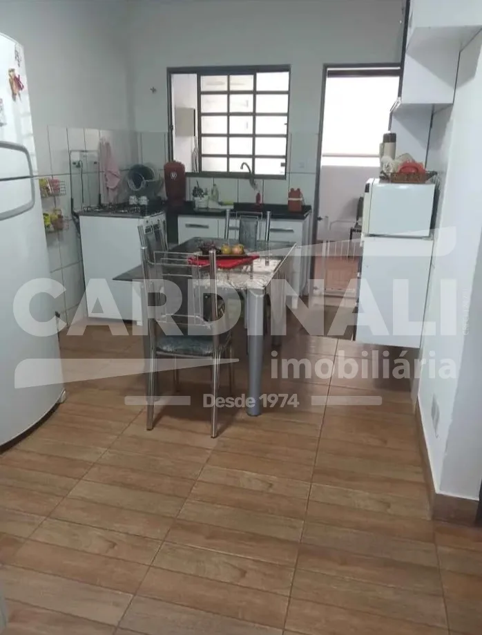 Comprar Casa / Padr&atilde;o em Araraquara R$ 230.000,00 - Foto 4