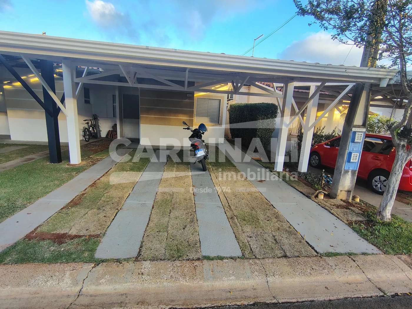 Casa / Condom&iacute;nio em S&atilde;o Carlos 