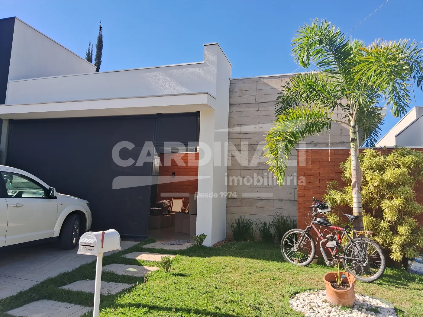 Casa / Condom&iacute;nio em Araraquara 