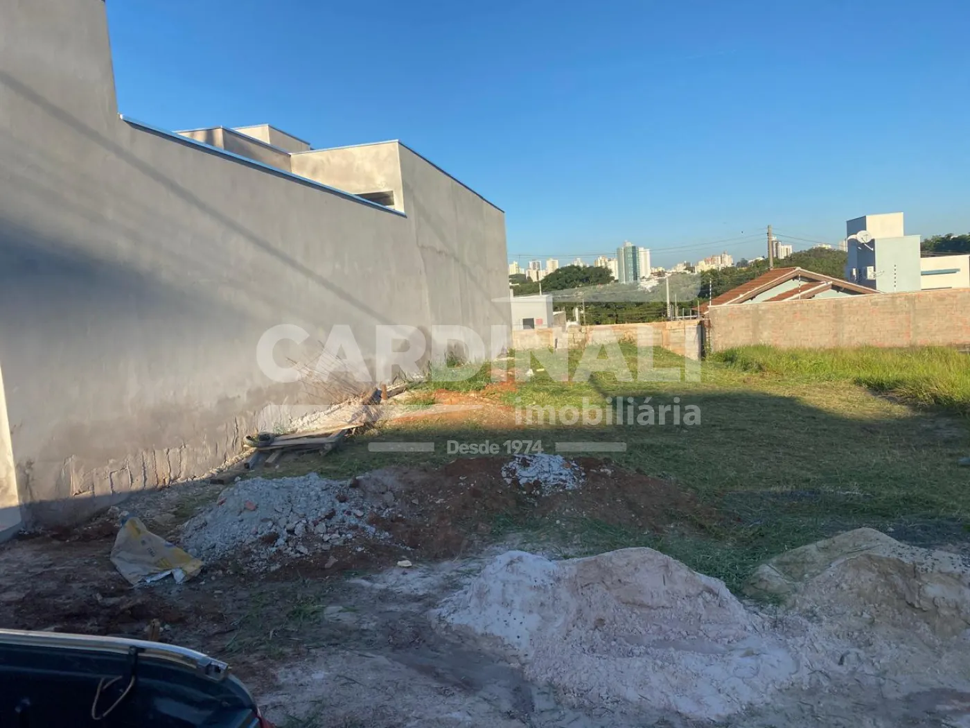 Terreno / Padr&atilde;o em S&atilde;o Carlos , Comprar por R$180.000,00