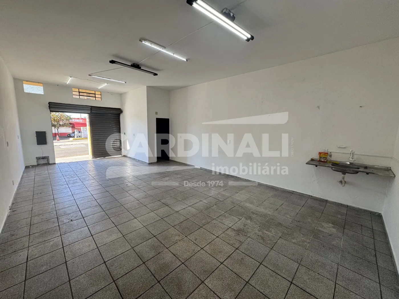 Alugar Comercial / Sal&atilde;o em S&atilde;o Carlos R$ 1.556,00 - Foto 3