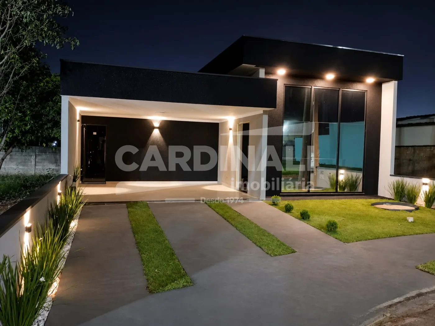 Casa / Condom&iacute;nio em Araraquara 