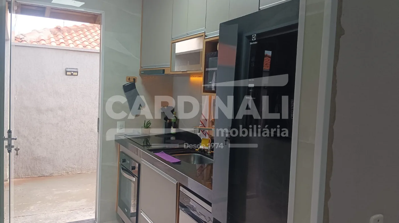 Comprar Casa / Padr&atilde;o em Araraquara R$ 300.000,00 - Foto 8