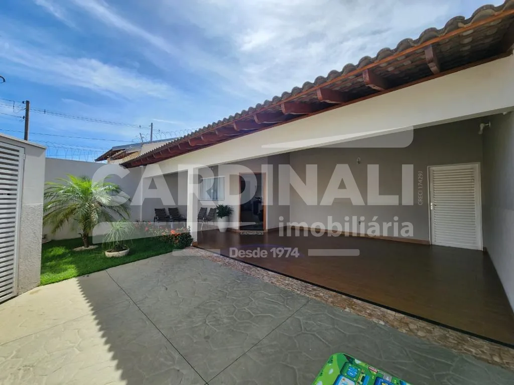 Comprar Casa / Padr&atilde;o em Araraquara R$ 550.000,00 - Foto 2