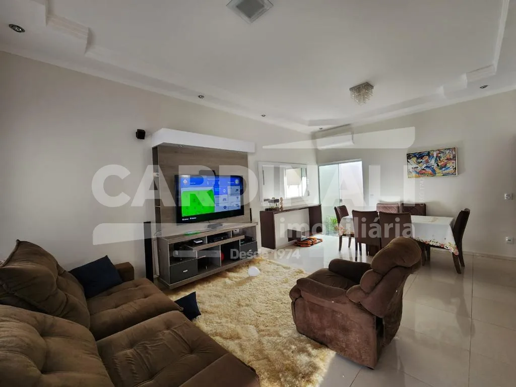 Comprar Casa / Padr&atilde;o em Araraquara R$ 550.000,00 - Foto 3