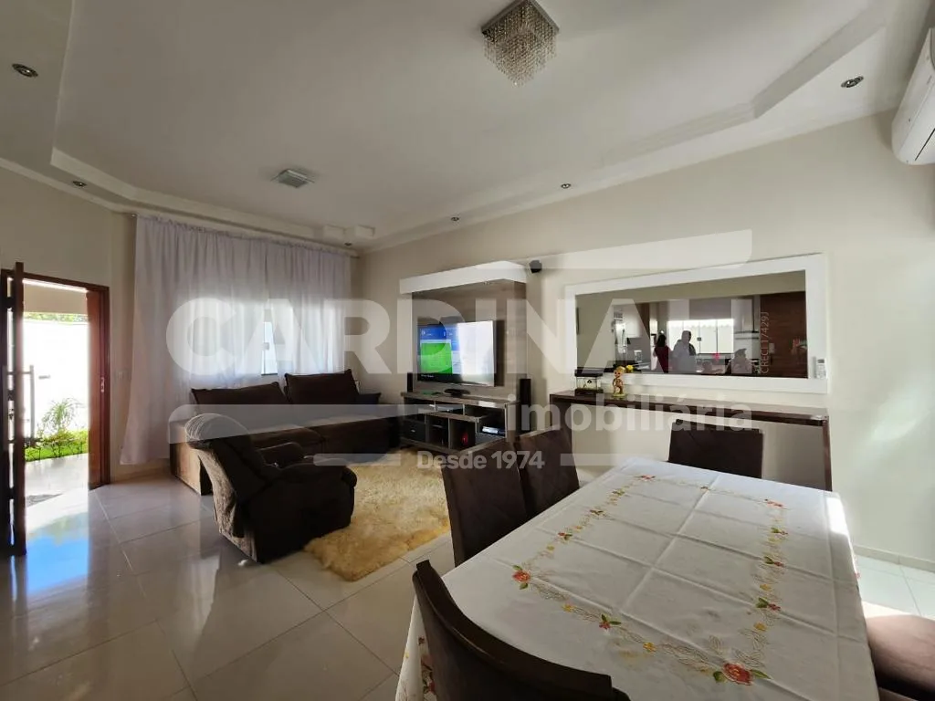 Comprar Casa / Padr&atilde;o em Araraquara R$ 550.000,00 - Foto 4