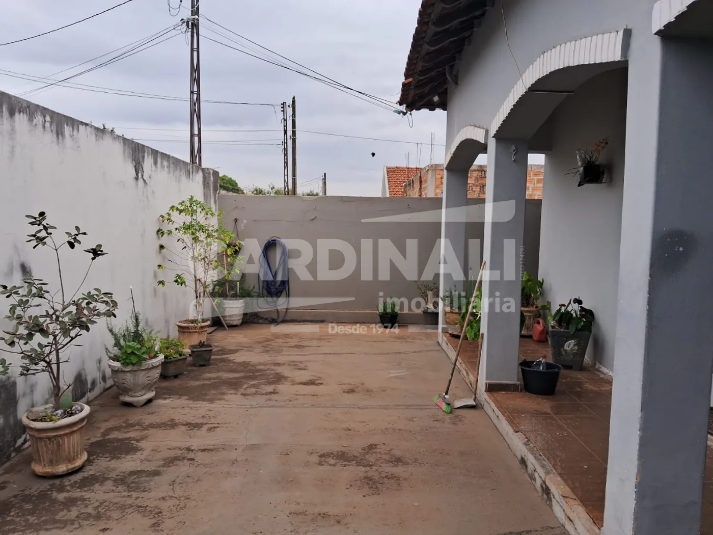 Comprar Casa / Padr&atilde;o em Araraquara R$ 340.000,00 - Foto 2