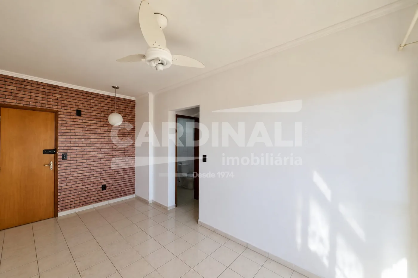 Comprar Apartamento / Padr&atilde;o em Araraquara R$ 290.000,00 - Foto 2