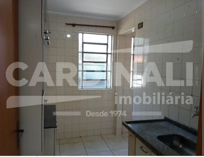 Comprar Apartamento / Padr&atilde;o em Araraquara R$ 200.000,00 - Foto 8