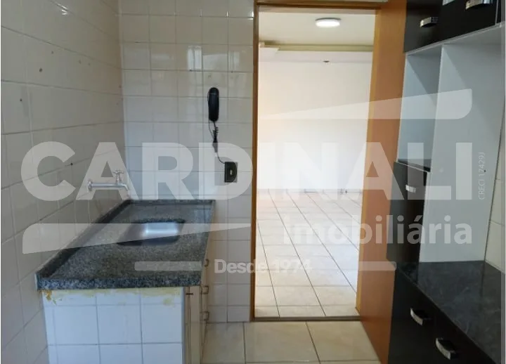 Comprar Apartamento / Padr&atilde;o em Araraquara R$ 200.000,00 - Foto 6