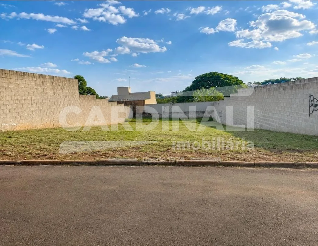 Comprar Terreno / Padr&atilde;o em Araraquara R$ 165.000,00 - Foto 1