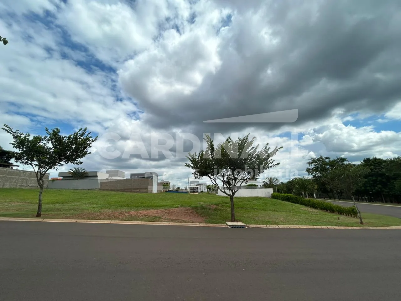Comprar Terreno / Condom&iacute;nio em Araraquara R$ 340.000,00 - Foto 1