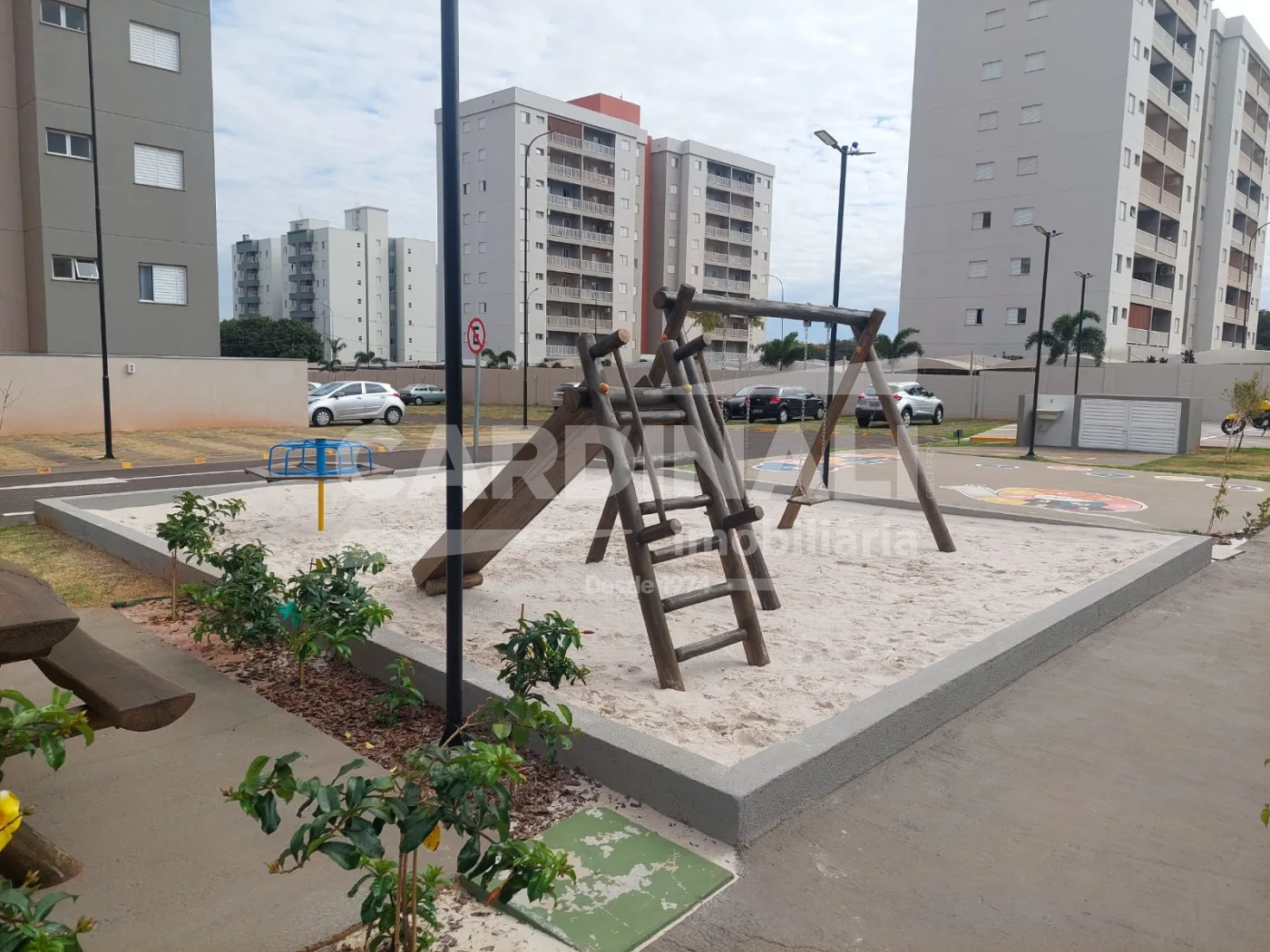 Comprar Apartamento / Padr&atilde;o em Araraquara R$ 350.000,00 - Foto 11