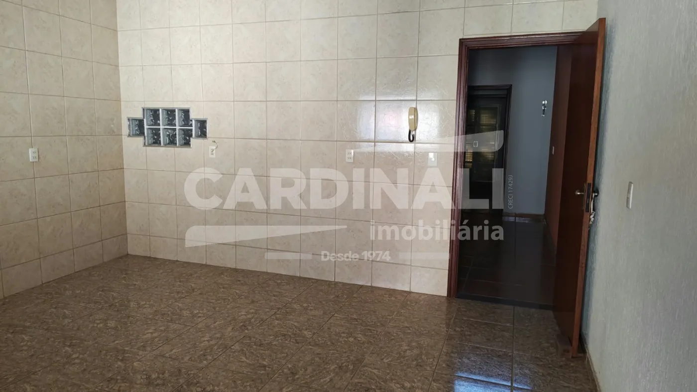 Comprar Casa / Padr&atilde;o em S&atilde;o Carlos R$ 360.000,00 - Foto 4