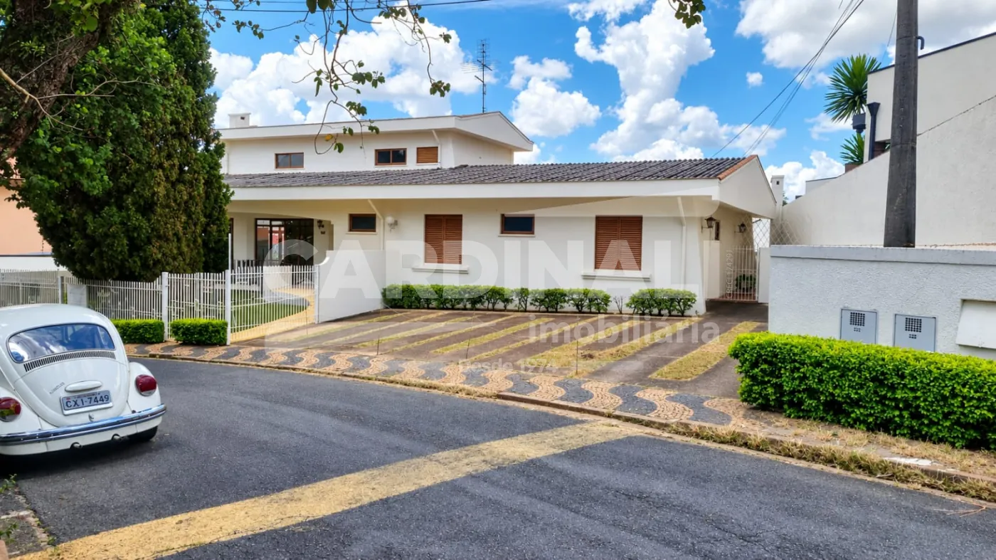 Casa / Sem Condom&iacute;nio em Valinhos Alugar por R$5.800,00
