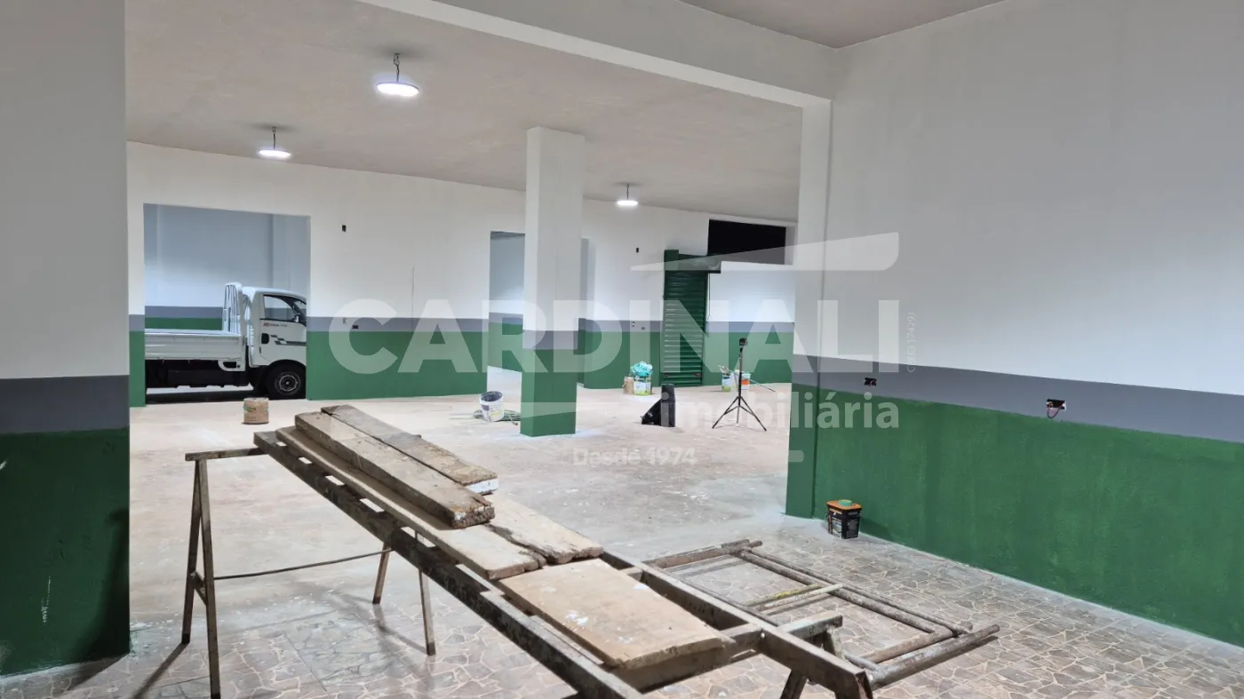 Comercial / Barrac&atilde;o em Araraquara Alugar por R$5.000,00