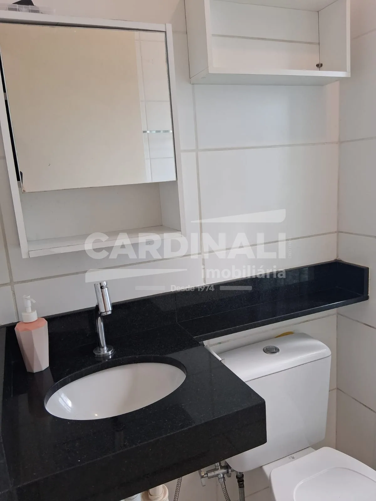 Comprar Apartamento / Padr&atilde;o em Araraquara R$ 133.000,00 - Foto 2